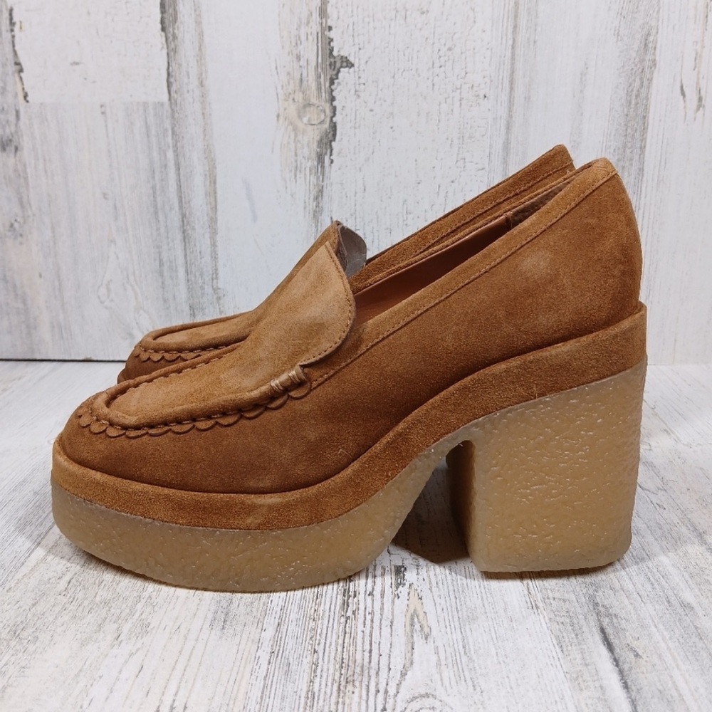 Marc Fisher Tan Platform Loafers Retro Design